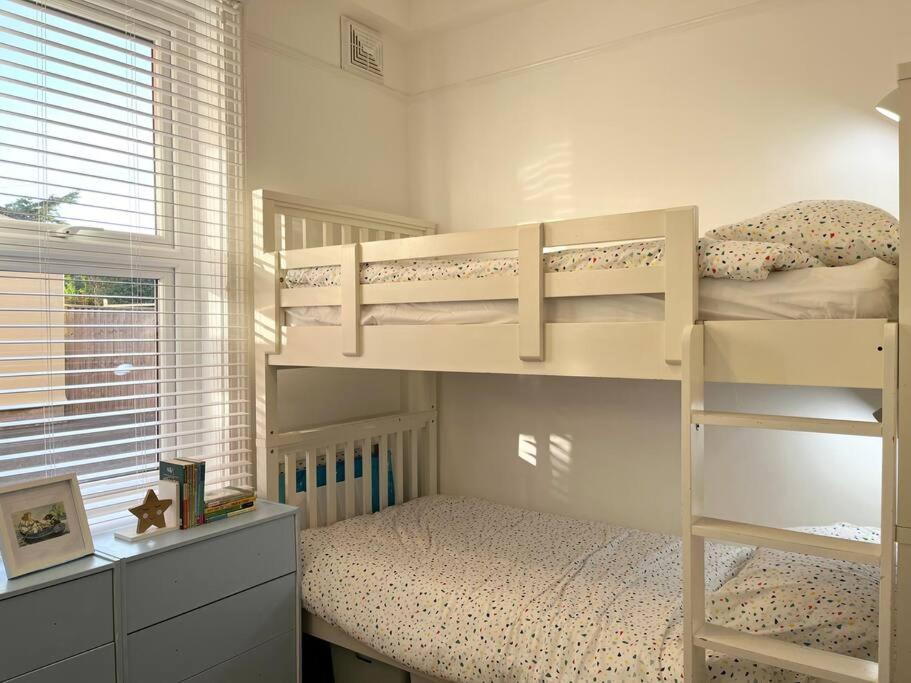 בורנמות' Beach Home With Garden, Close To New Forest מראה חיצוני תמונה